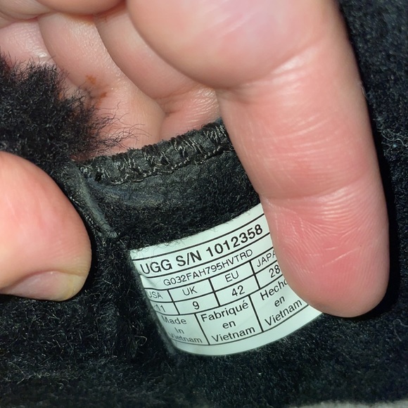 UGG ROMELY SHORT BUCKLE BOTTIES. - Picture 7 of 8